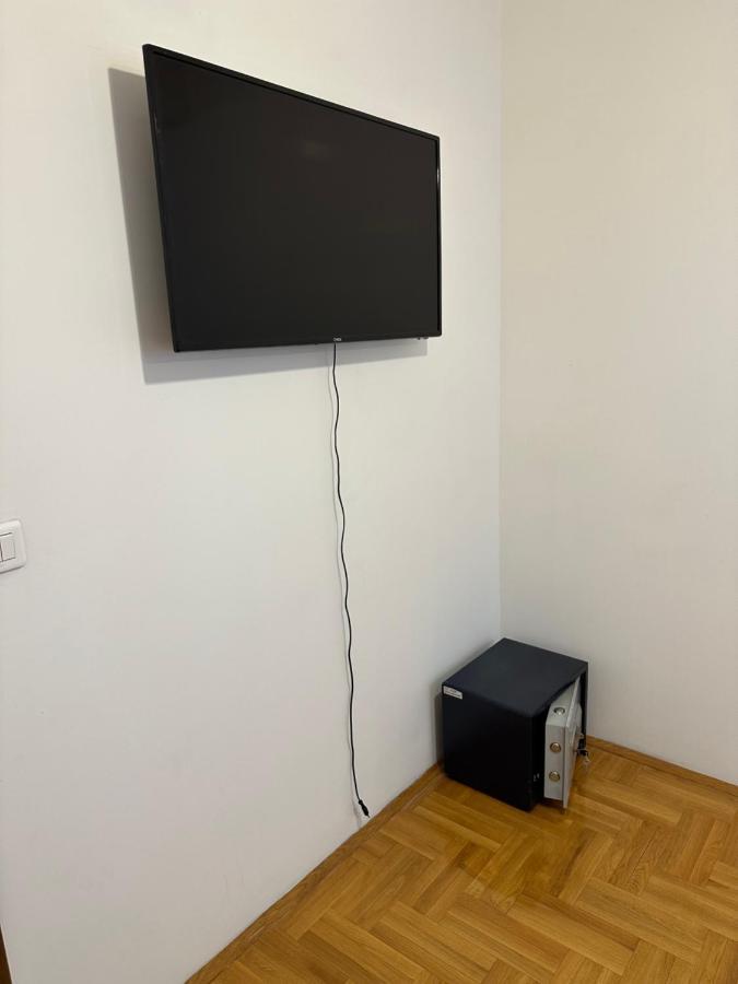 Big apartment Podgorica Buitenkant foto